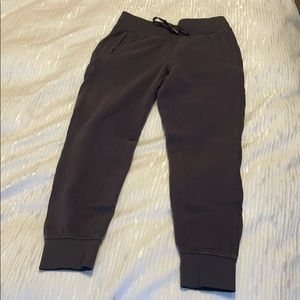 Lululemon jogger sz6